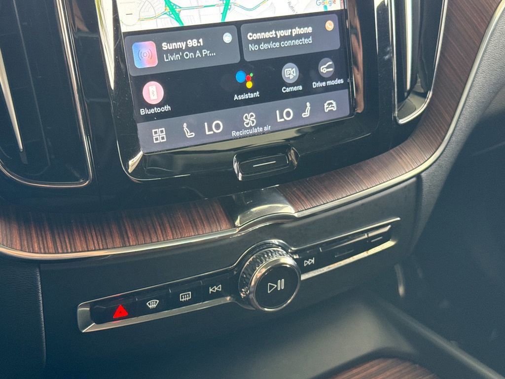 Certified 2023 Volvo XC60 B5 Plus AWD/4WD image 20