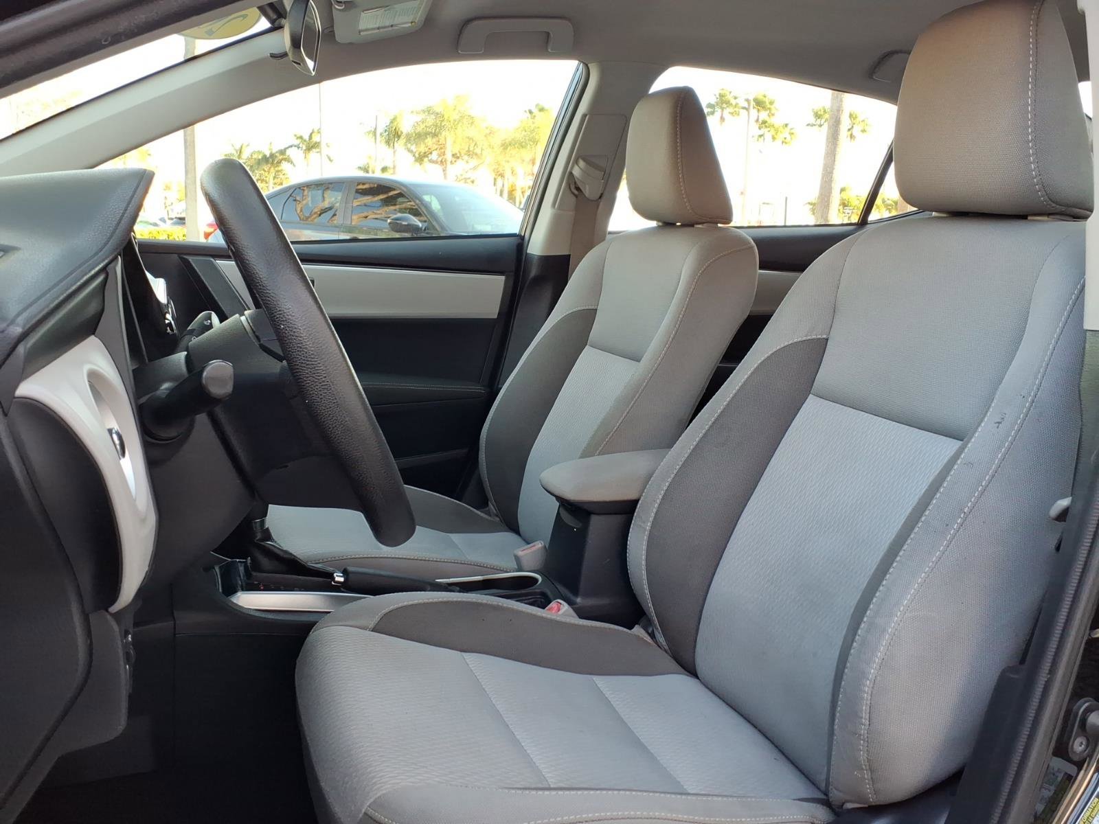 Used 2017 Toyota Corolla SE 50th Anniversary image 5