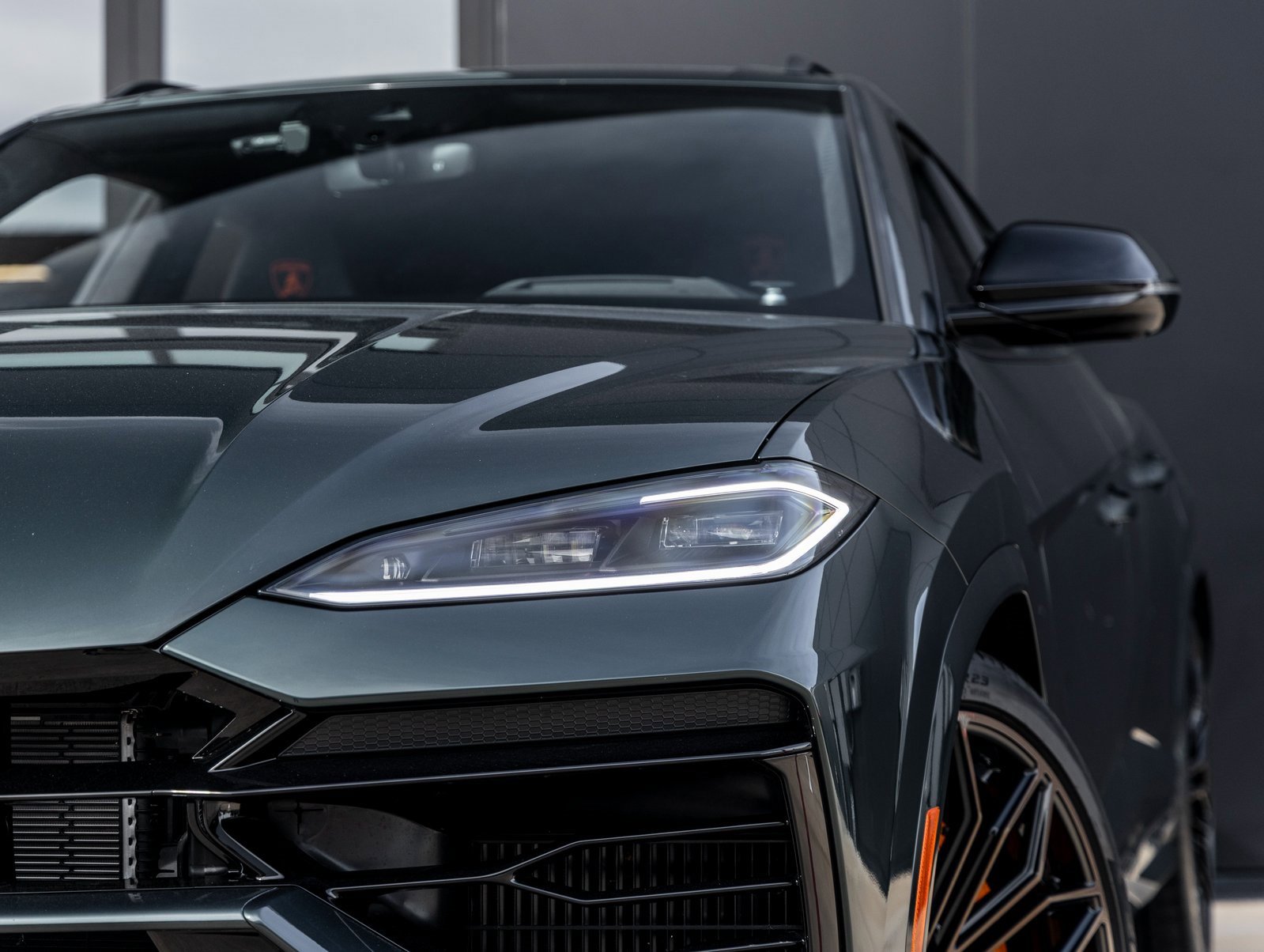 Used 2025 Lamborghini Urus SE image 15