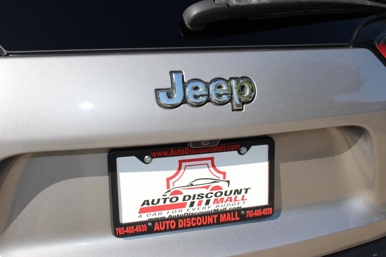 Used 2020 Jeep Cherokee Latitude FWD image 41
