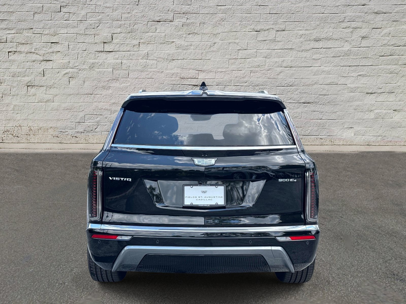 Certified 2026 Cadillac Vistiq Luxury AWD/4WD image 4