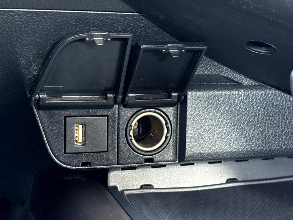 Used 2023 Toyota Camry SE image 31