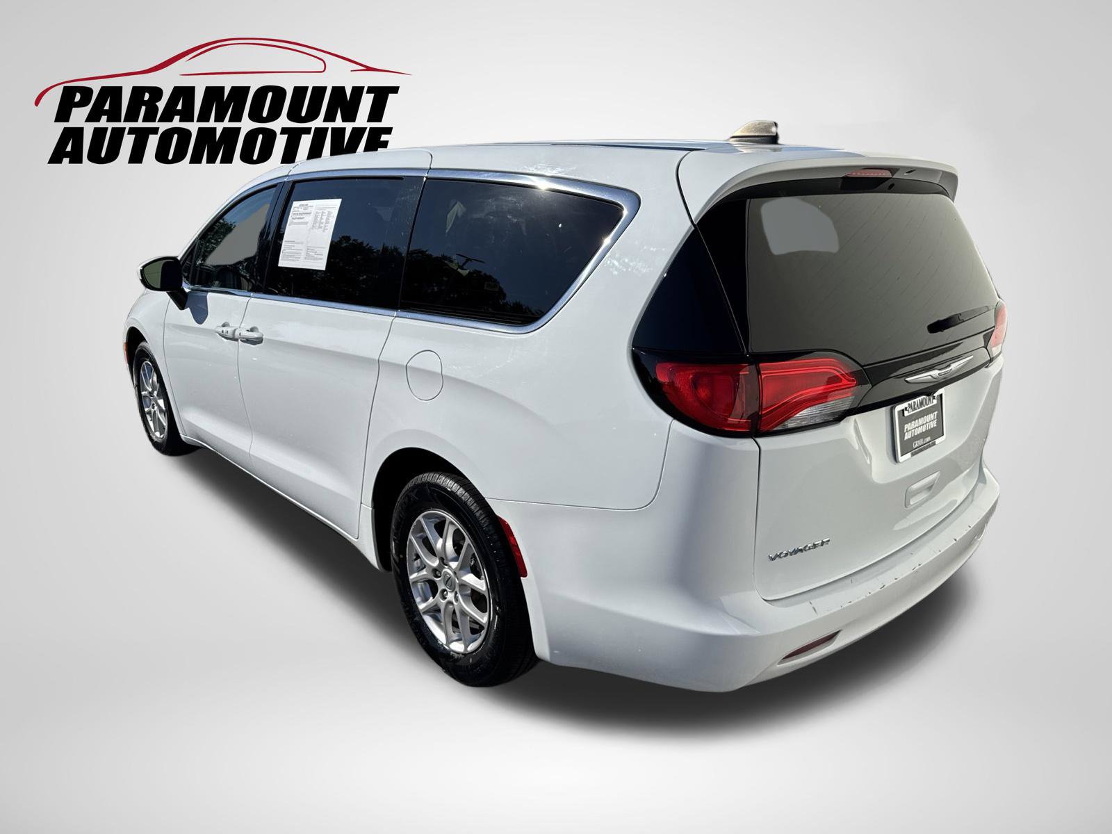 Used 2023 Chrysler Voyager LX FWD image 5