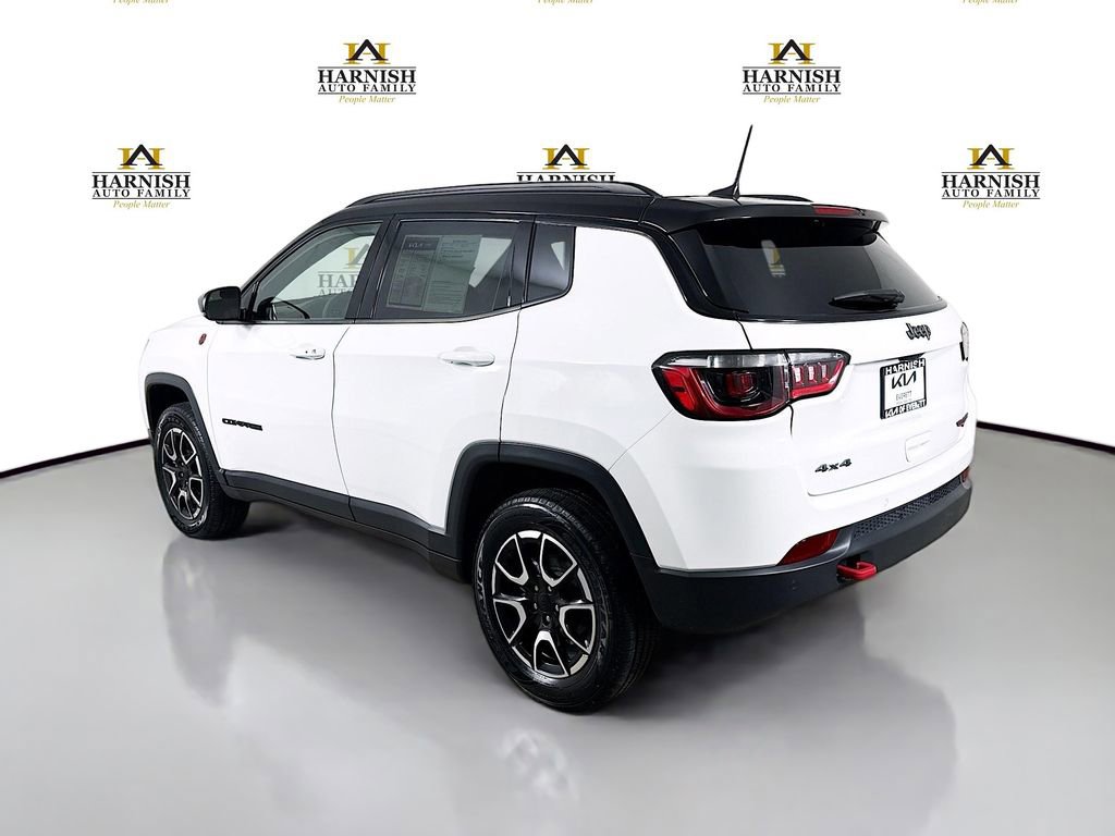 Used 2024 Jeep Compass Trailhawk AWD/4WD image 5