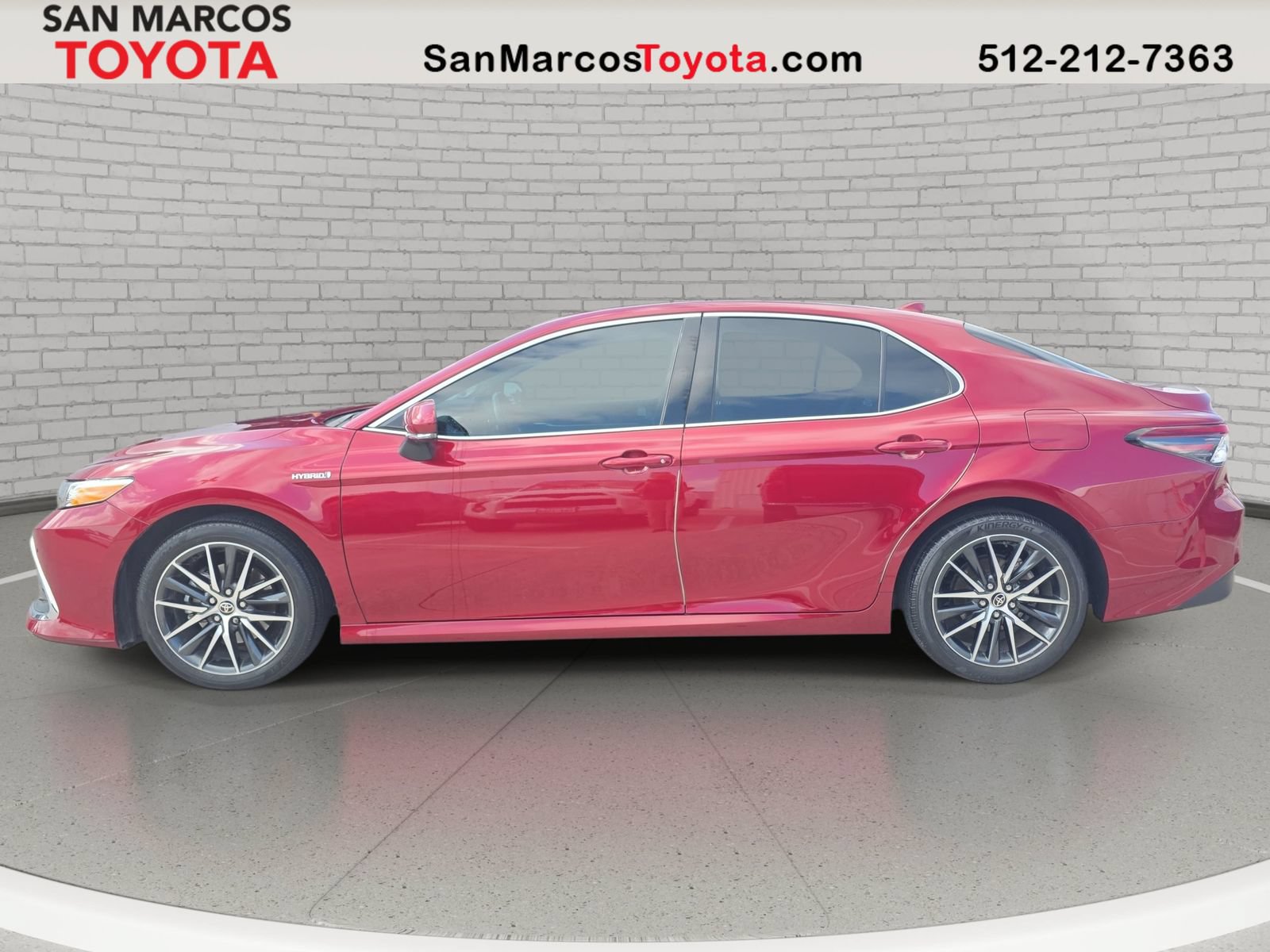 Used 2021 Toyota Camry XLE w/ Navigation Upgrade Package FWD image 9