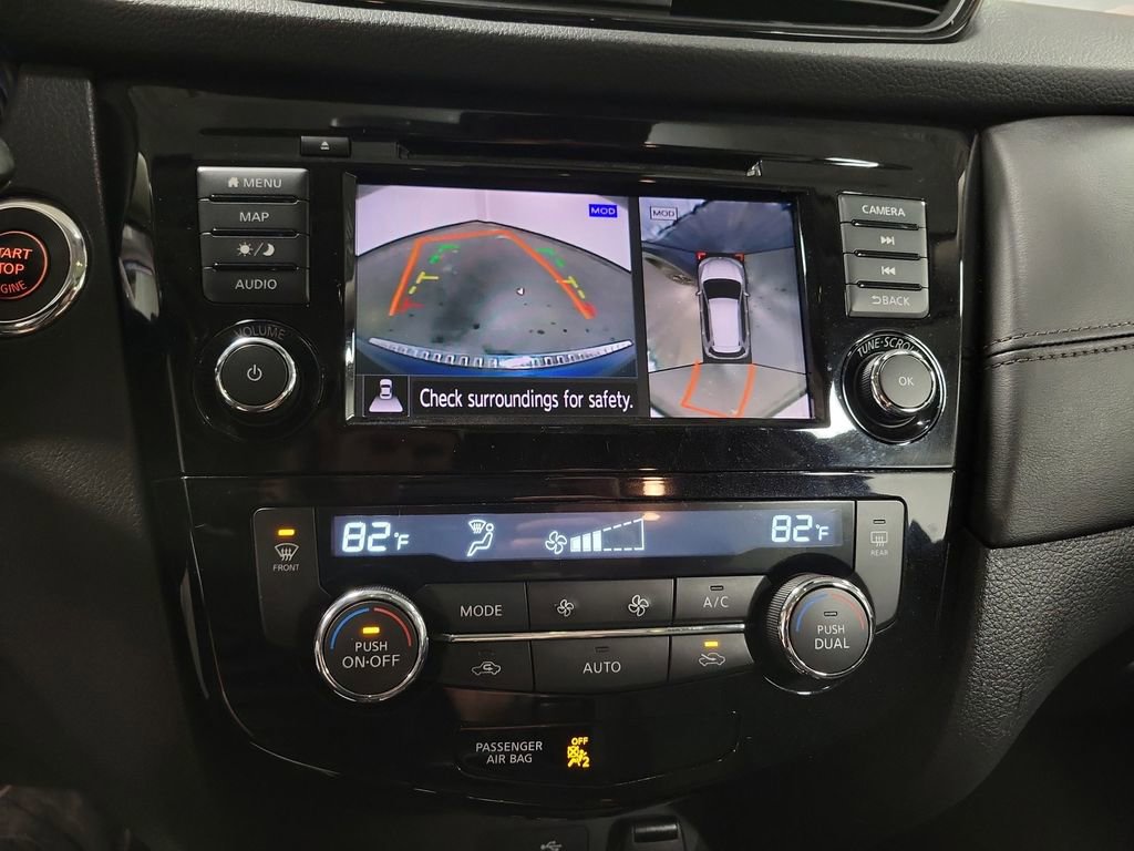 Used 2020 Nissan Rogue SL w/ Premium Package image 18