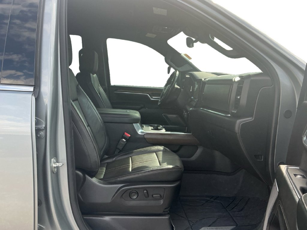 Used 2024 Chevrolet Silverado 2500 High Country w/ High Country Premium Package AWD/4WD image 22