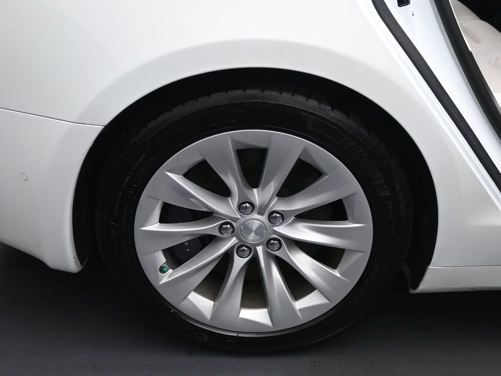 Used 2019 Tesla Model S Long Range image 36