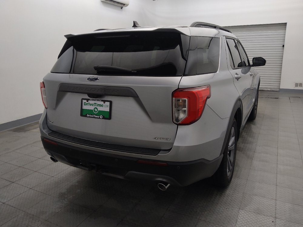 Used 2021 Ford Explorer XLT w/ Equipment Group 202A AWD/4WD image 7