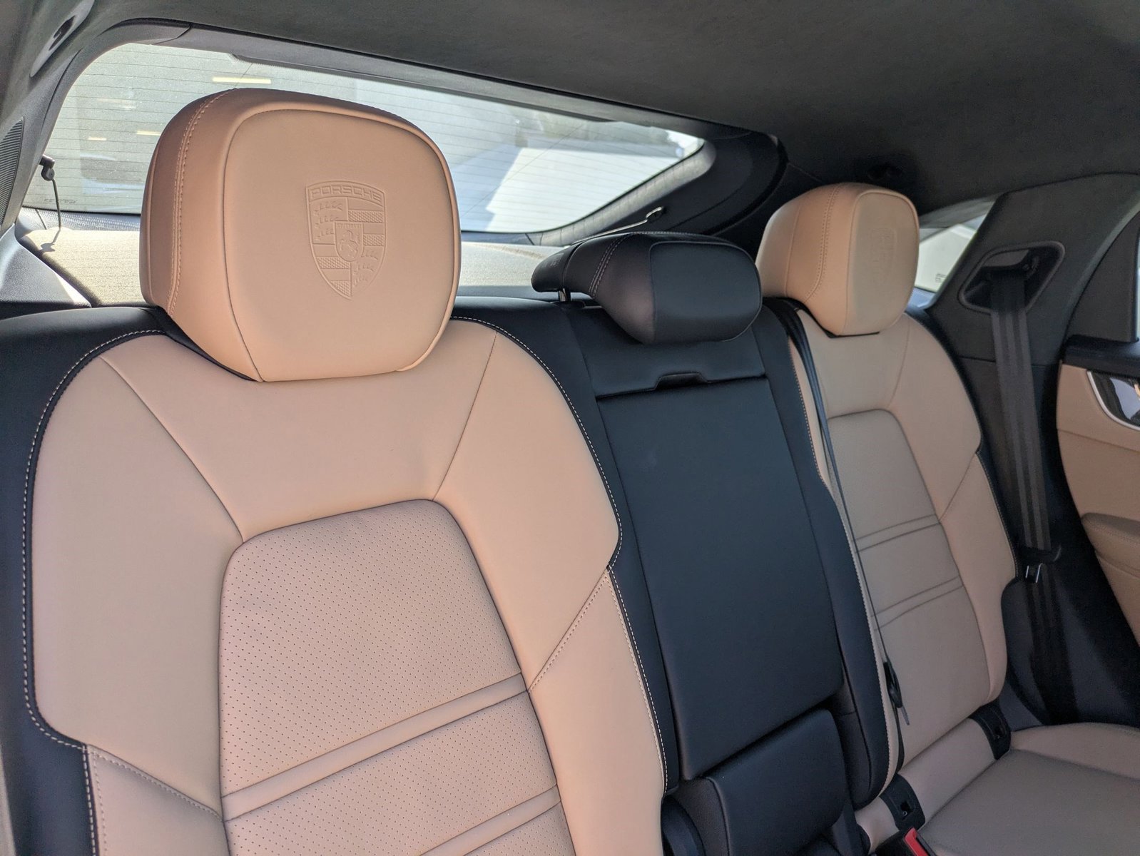 New 2025 Porsche Cayenne Turbo AWD/4WD image 24