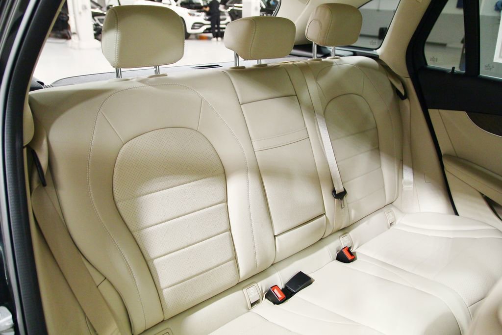 Used 2019 Mercedes-Benz GLC 300 4MATIC image 28