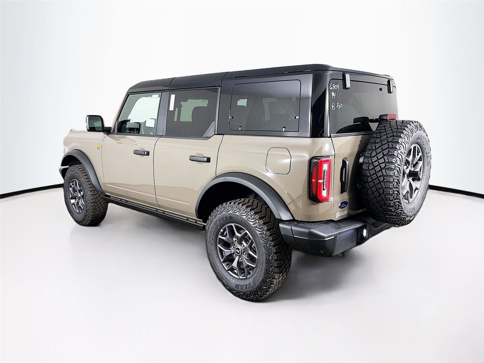 New 2025 Ford Bronco Badlands image 5