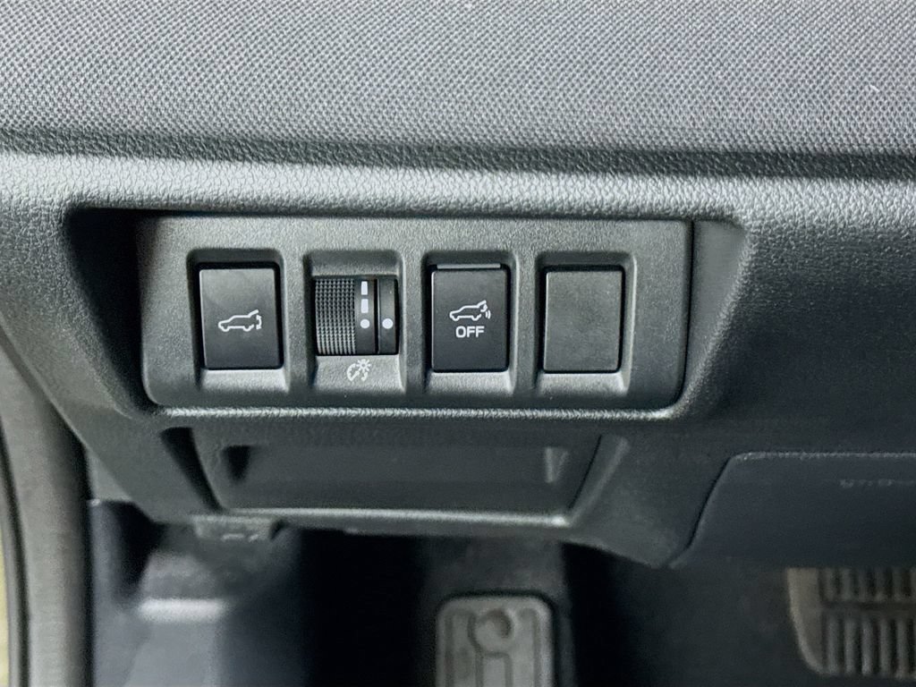Certified 2025 Subaru Outback Premium AWD/4WD image 6