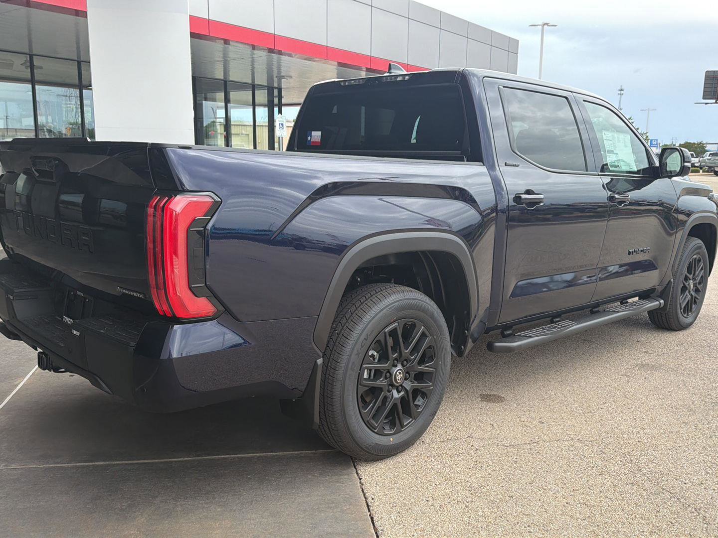 New 2026 Toyota Tundra Limited AWD/4WD image 7