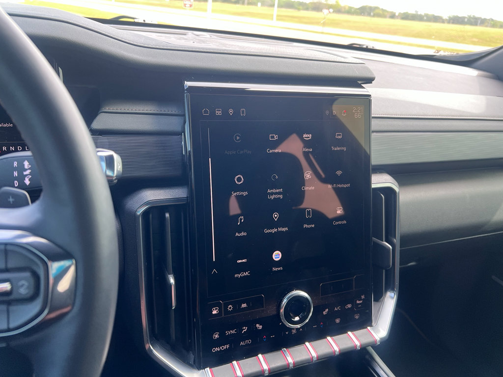 Used 2024 GMC Acadia AT4 image 23