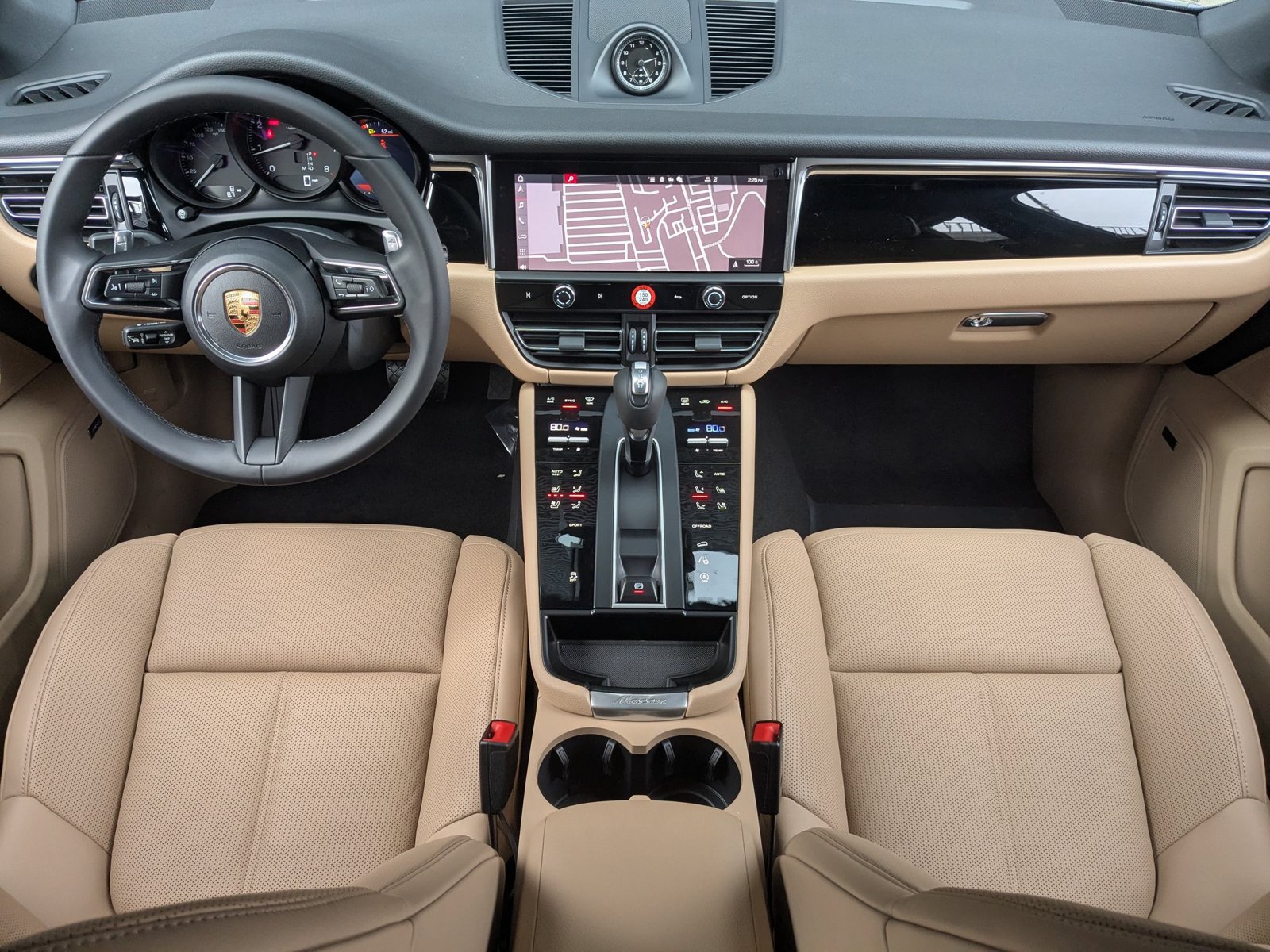 Certified 2026 Porsche Macan AWD/4WD image 22
