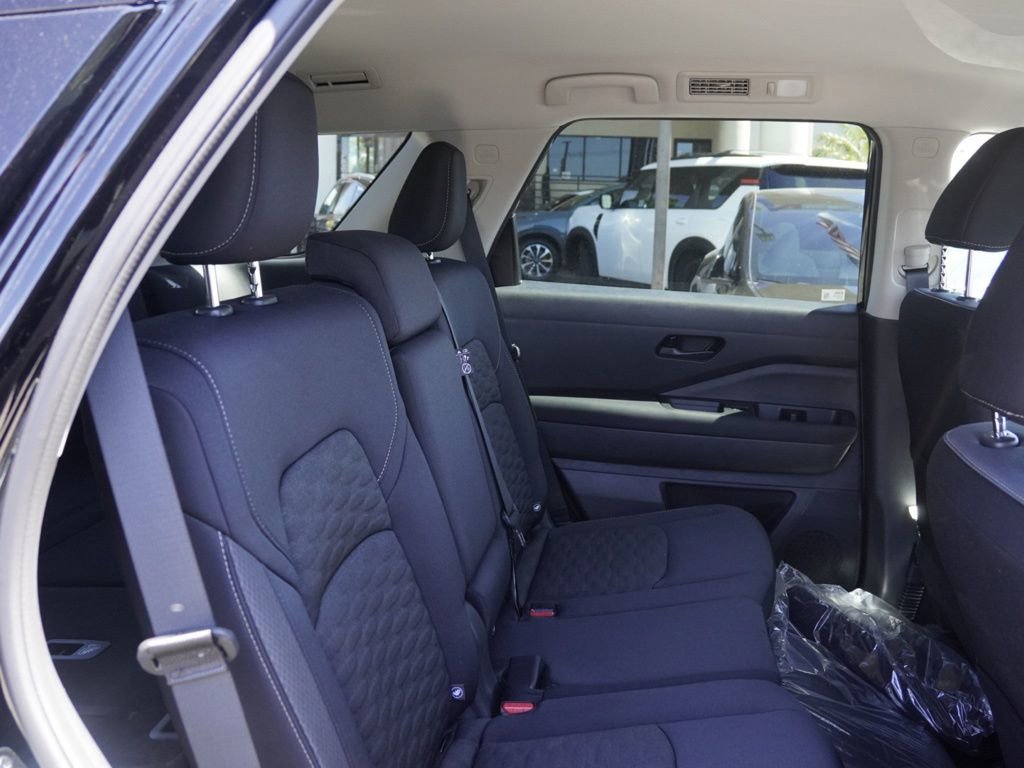 New 2026 Nissan Pathfinder SV image 19