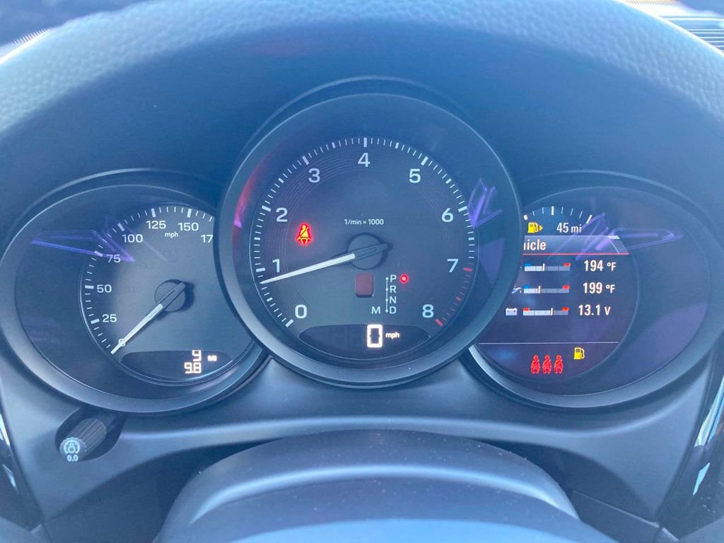 Used 2024 Porsche Macan image 18