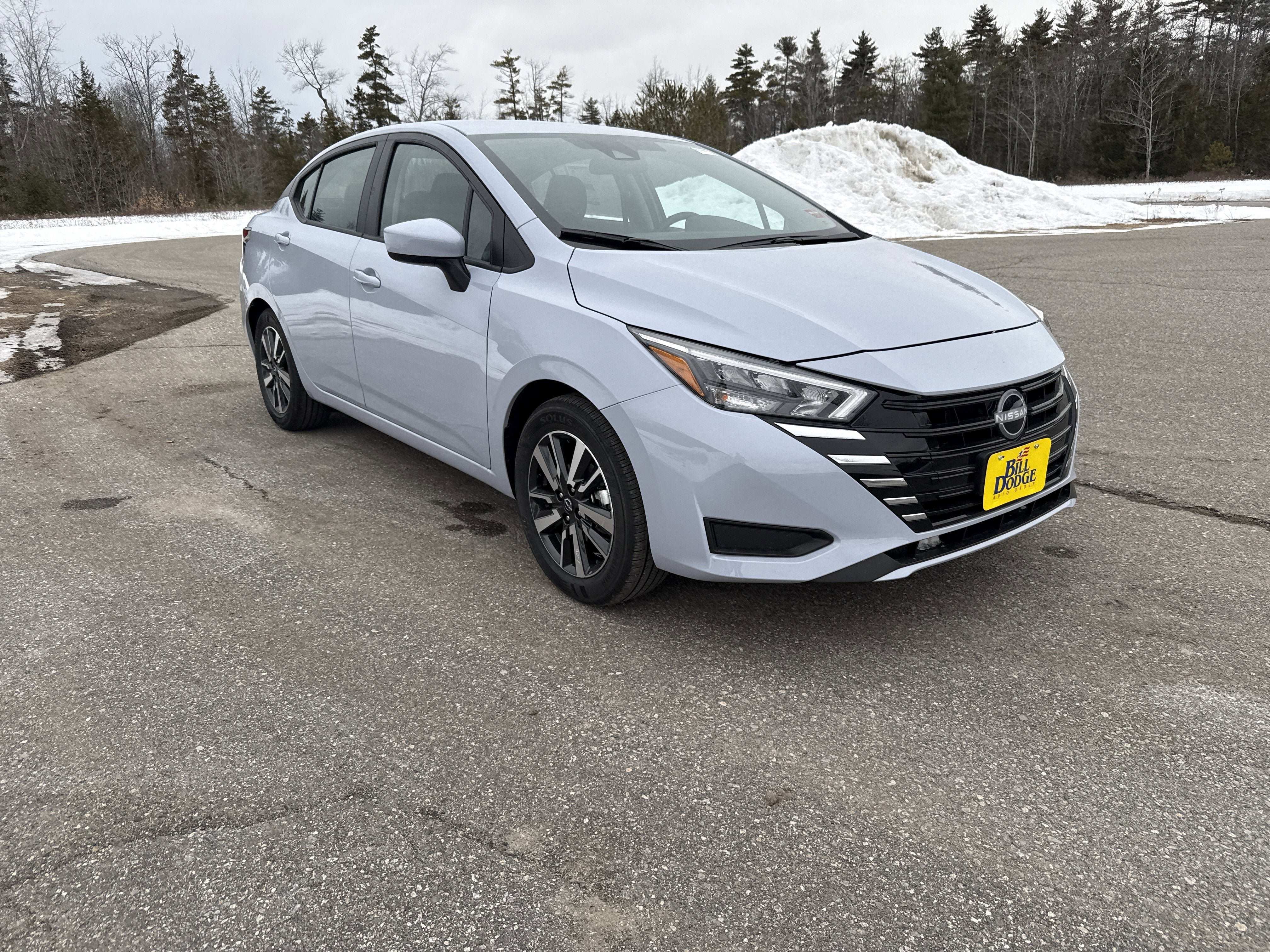 New 2025 Nissan Versa SV w/ Trunk Package FWD image 9