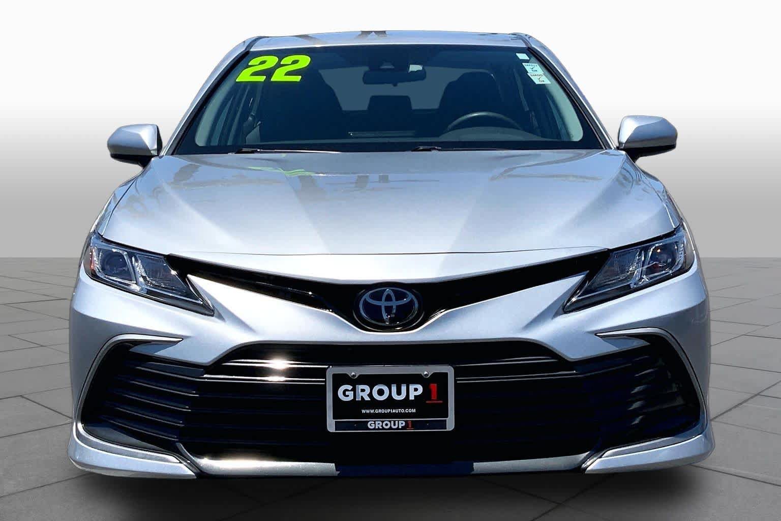 Used 2022 Toyota Camry LE w/ Carpet Mat Package (TMS) FWD image 3