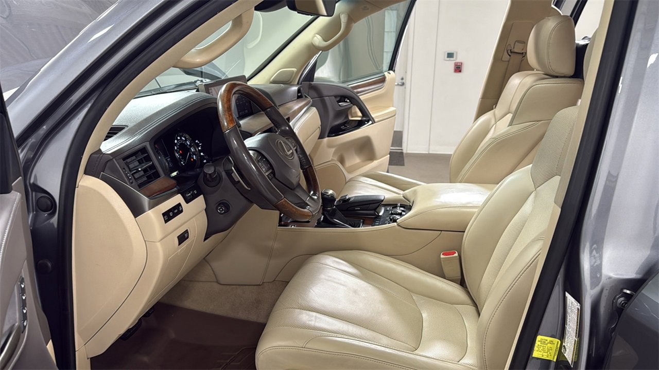 Used 2017 Lexus LX 570 4WD image 12