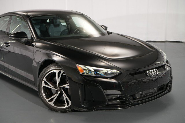 Used 2023 Audi e-tron GT Premium Plus w/ Performance Package AWD/4WD image 9