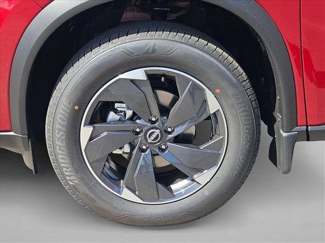 Used 2025 Nissan Rogue SV w/ SV Premium Package FWD image 10