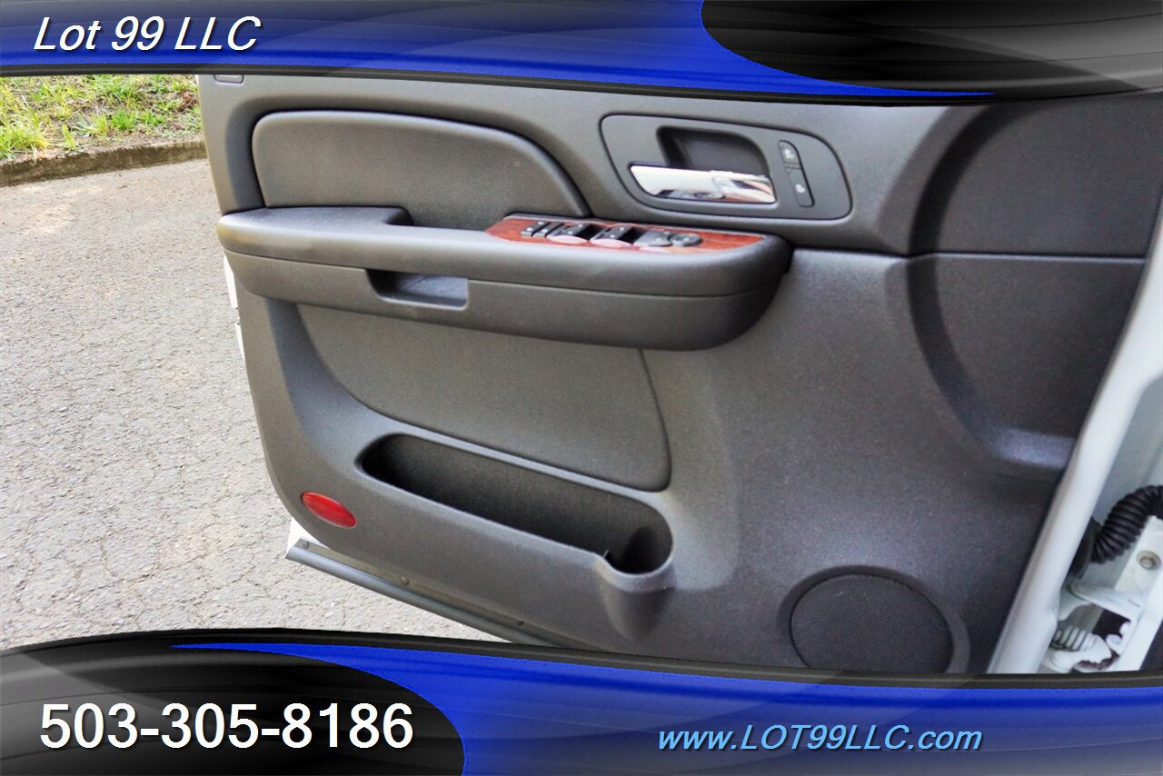 Used 2009 Chevrolet Suburban LT AWD/4WD image 25