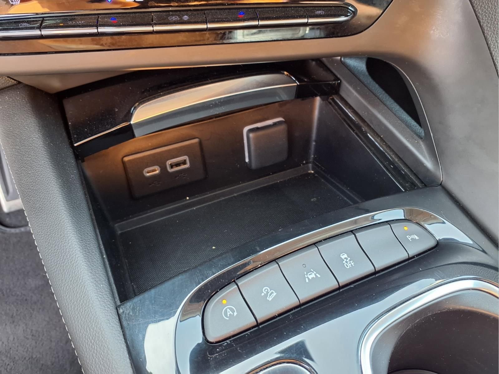 Used 2023 Buick Envision Essence w/ Sport Touring Package image 7