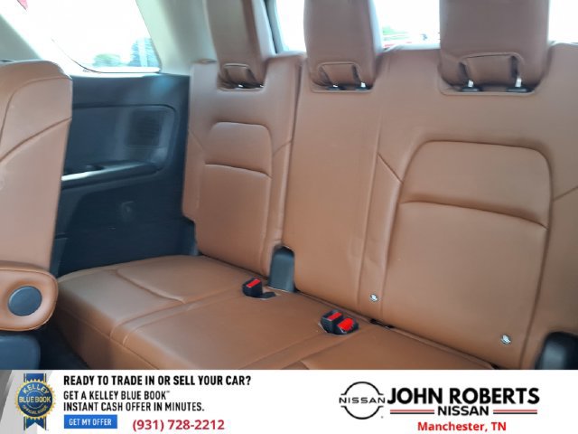 Used 2024 Nissan Pathfinder Platinum FWD image 11