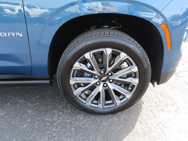 Used 2026 Chevrolet Suburban High Country AWD/4WD image 10