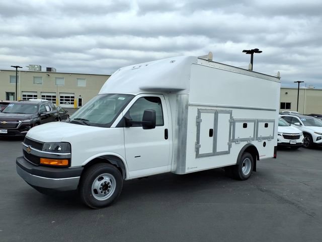 New 2026 Chevrolet Express 3500 w/ Power Convenience Package RWD image 4