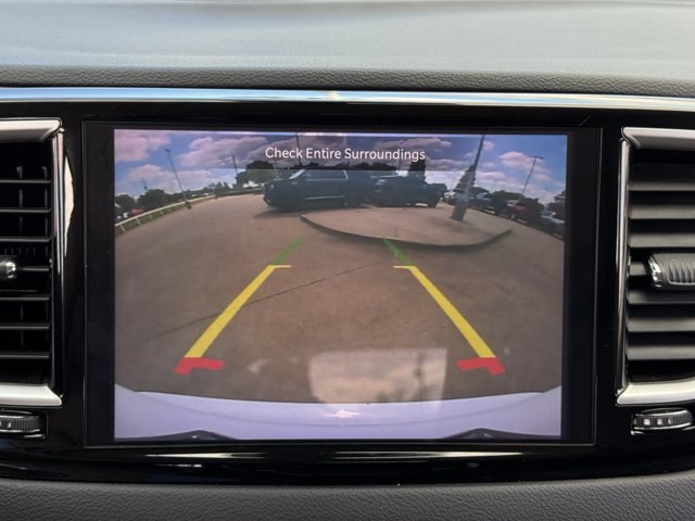 Used 2024 Chrysler Pacifica Touring-L FWD image 18