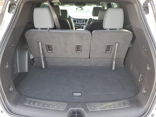 Used 2023 Buick Enclave Essence image 6