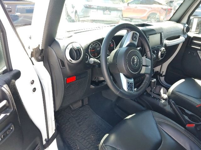 Used 2017 Jeep Wrangler Unlimited Rubicon AWD/4WD image 7