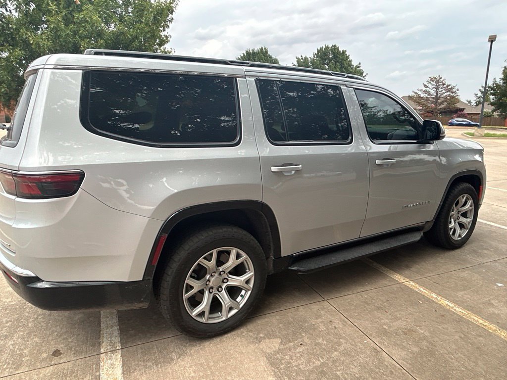 Used 2022 Jeep Wagoneer Series II AWD/4WD image 14