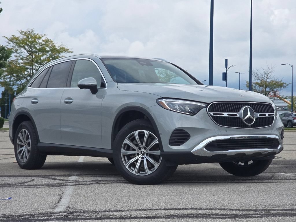 Certified 2026 Mercedes-Benz GLC 300 4MATIC image 2