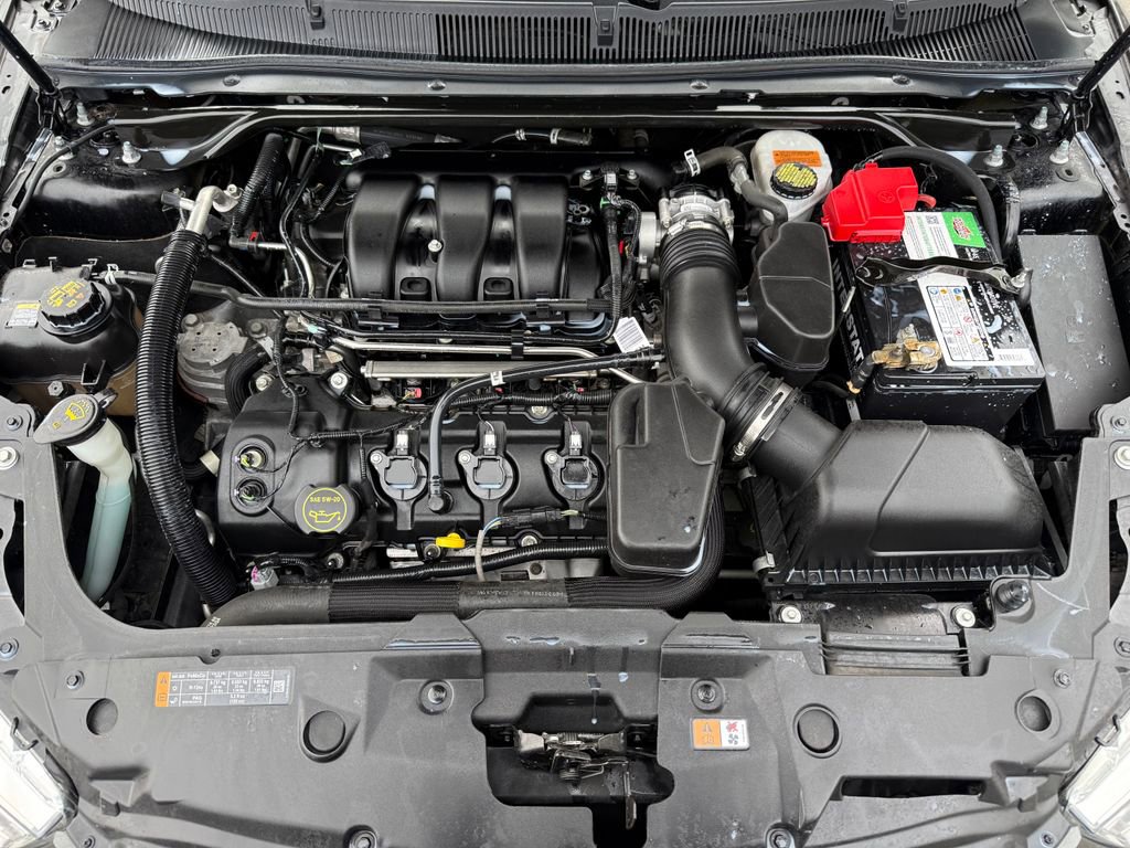 Used 2018 Ford Taurus Limited FWD image 23