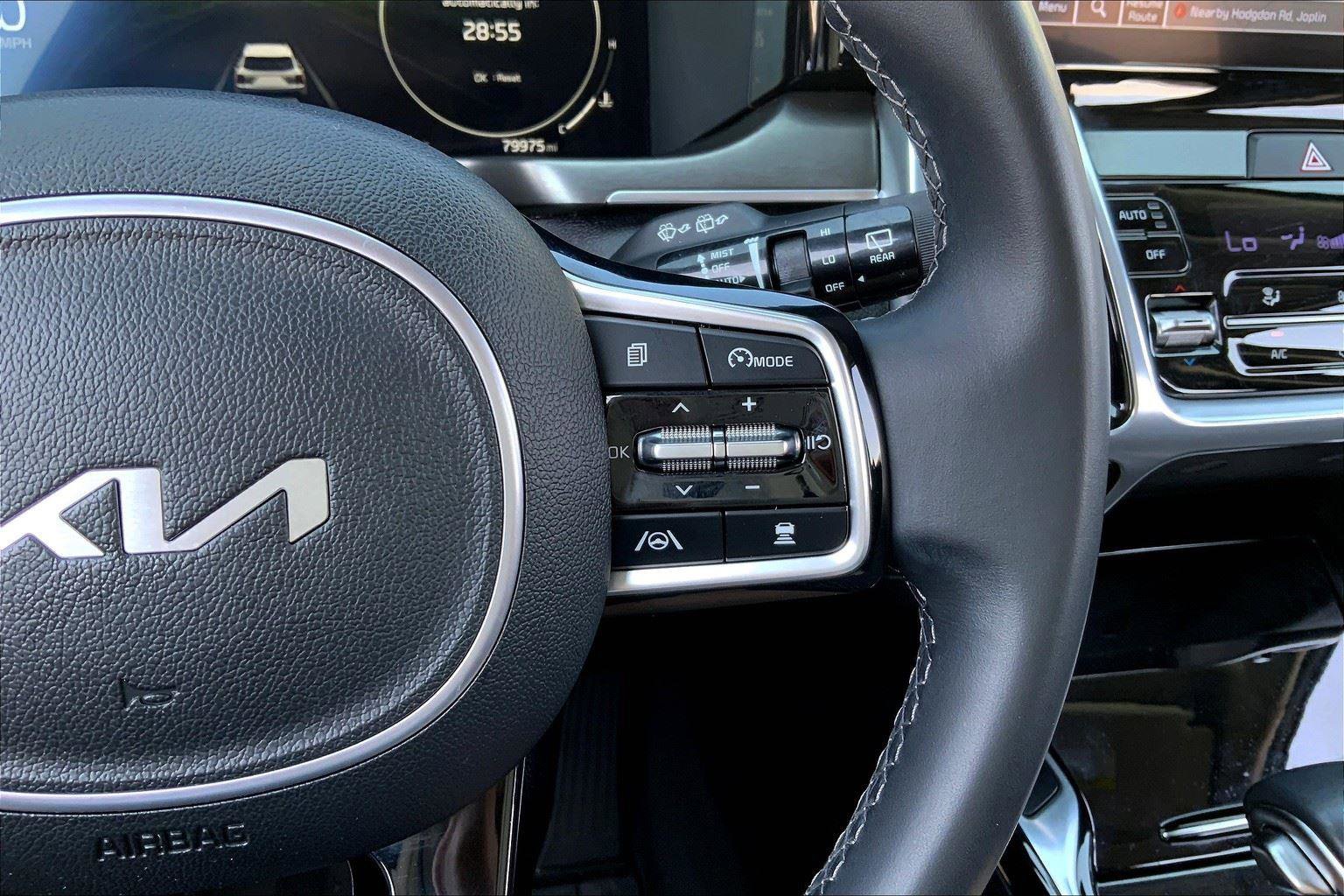 Used 2023 Kia Sorento SX image 18