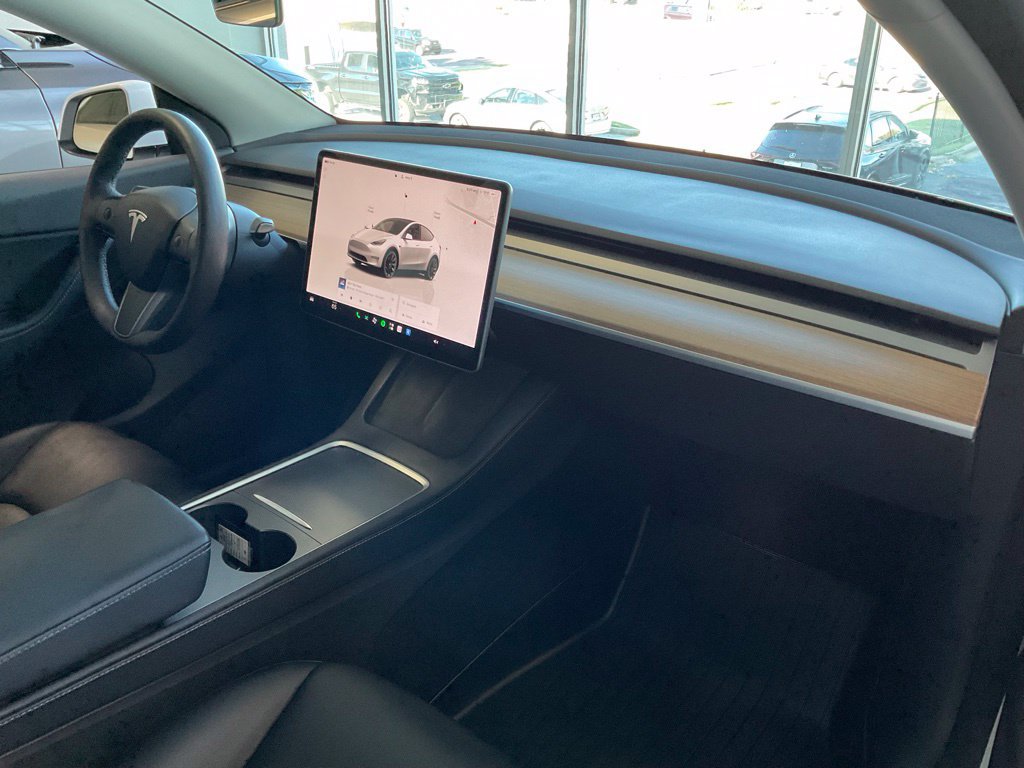 Used 2022 Tesla Model Y Long Range AWD/4WD image 14