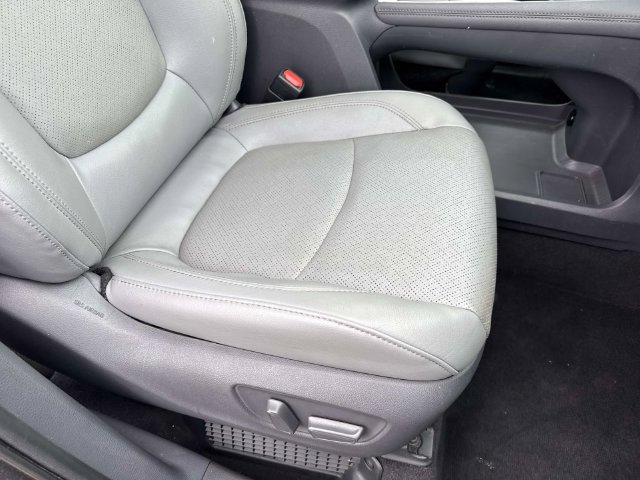Used 2021 Toyota Sienna Limited AWD/4WD image 7