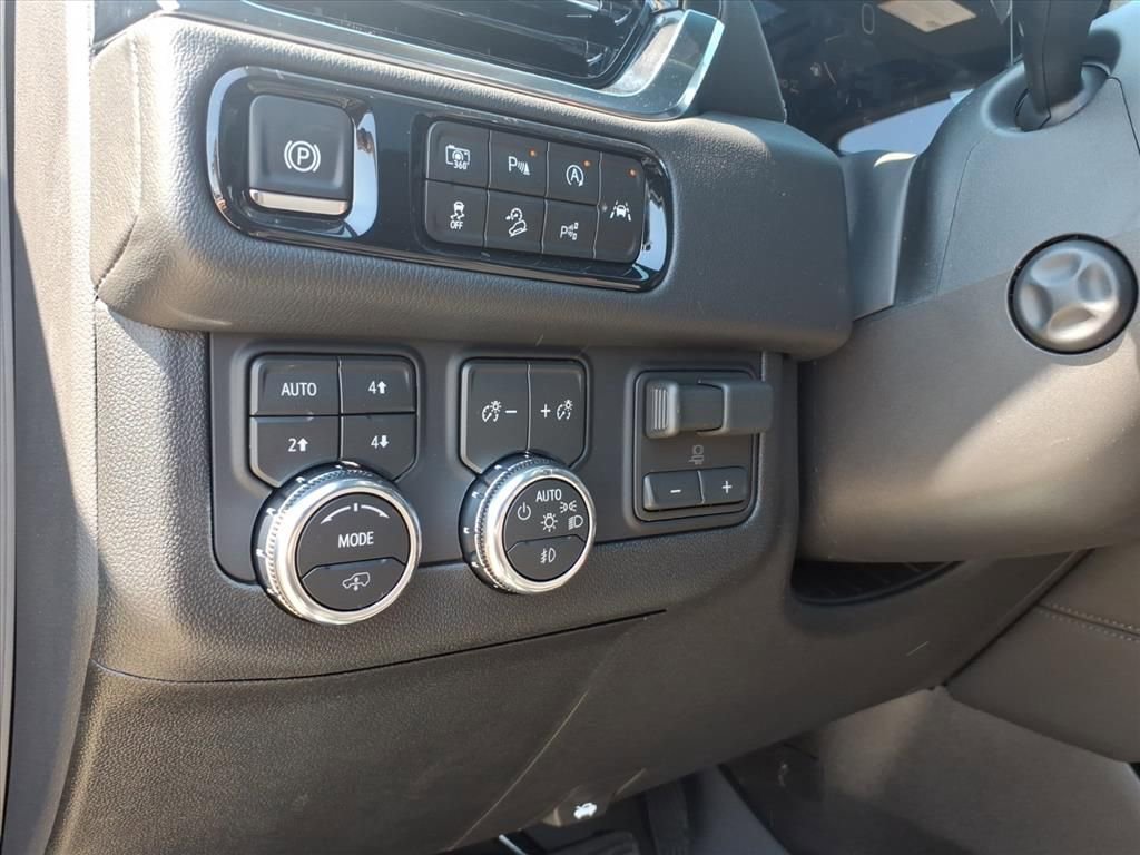 New 2026 GMC Yukon Denali w/ Denali Reserve Package image 19