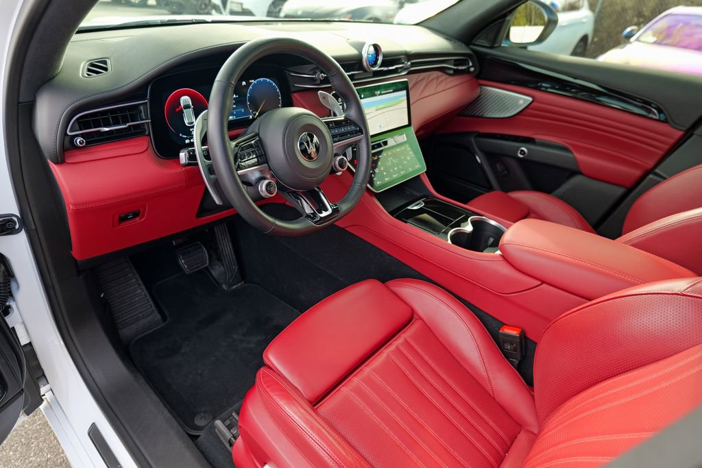 Certified 2023 Maserati Grecale Modena image 21