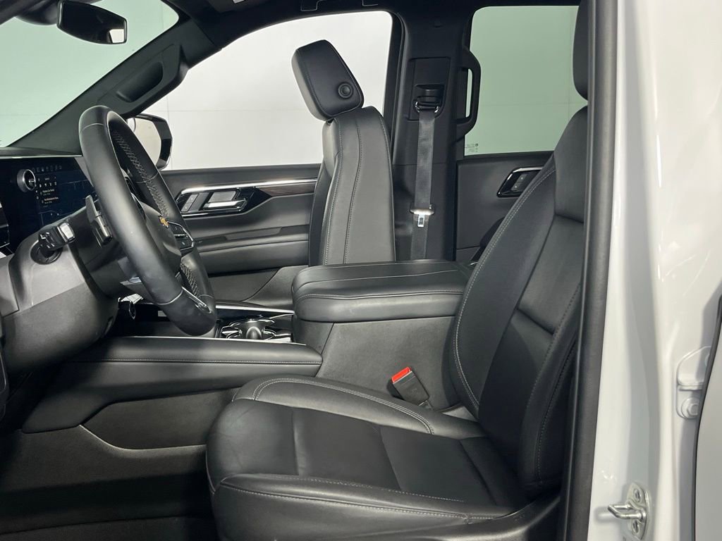 Used 2025 Chevrolet Tahoe LT image 16