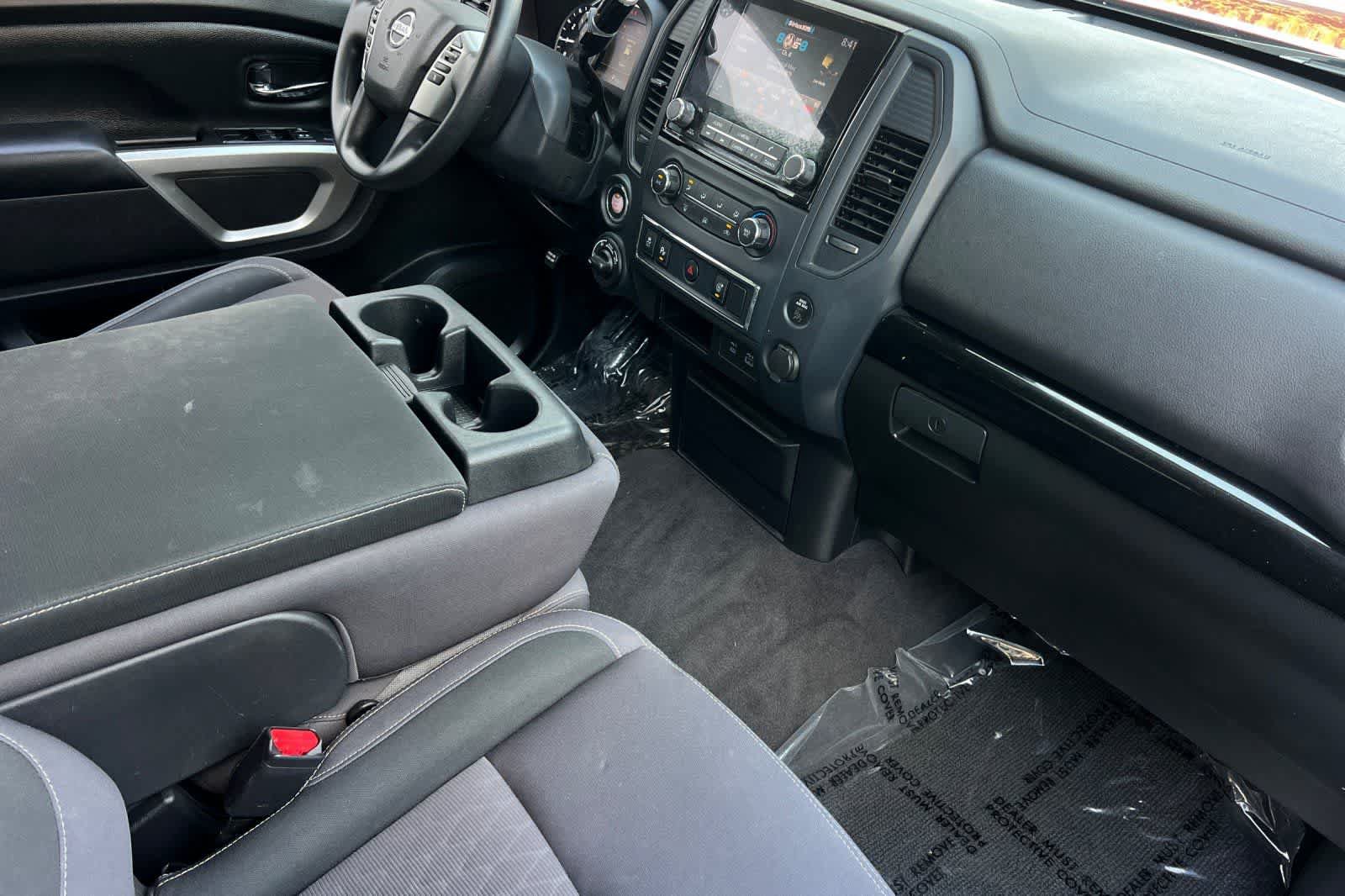 Used 2022 Nissan Titan SV AWD/4WD image 17