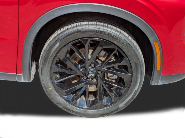 Used 2024 Mitsubishi Outlander FWD image 11