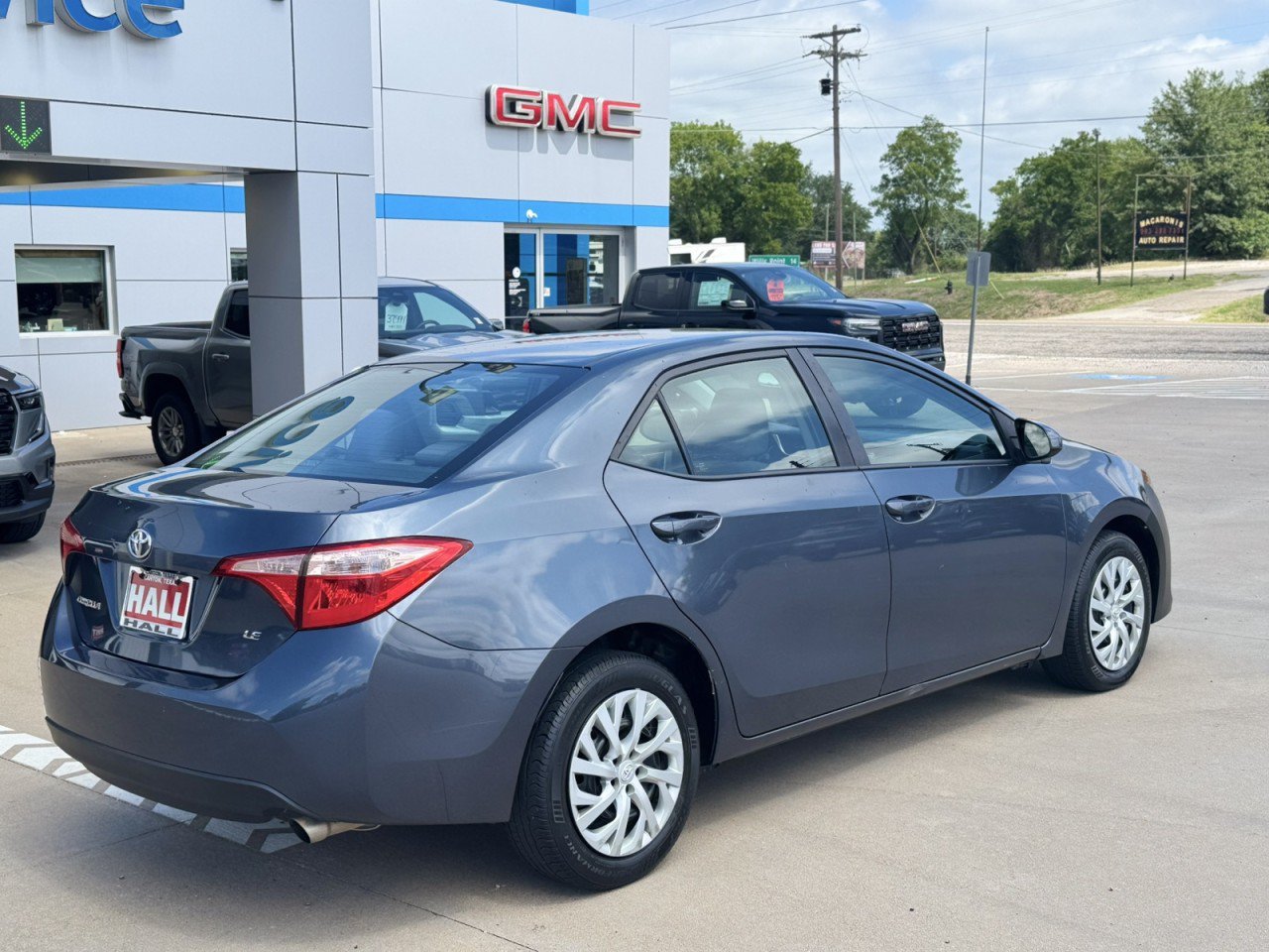 Used 2017 Toyota Corolla LE FWD image 5