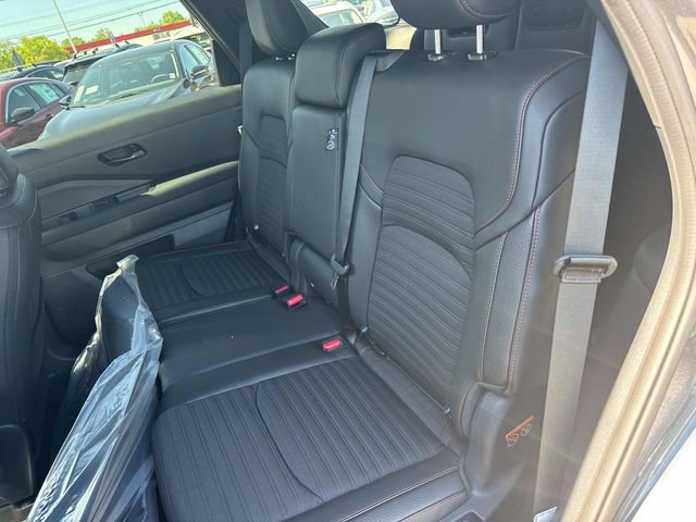 New 2026 Nissan Pathfinder Rock Creek AWD/4WD image 16