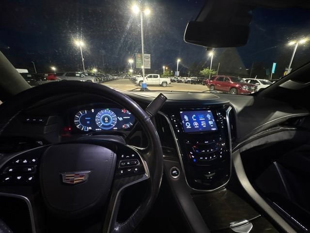 Used 2019 Cadillac Escalade ESV Platinum AWD/4WD image 11