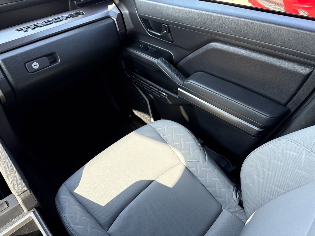 Used 2025 Toyota Tacoma SR5 image 15